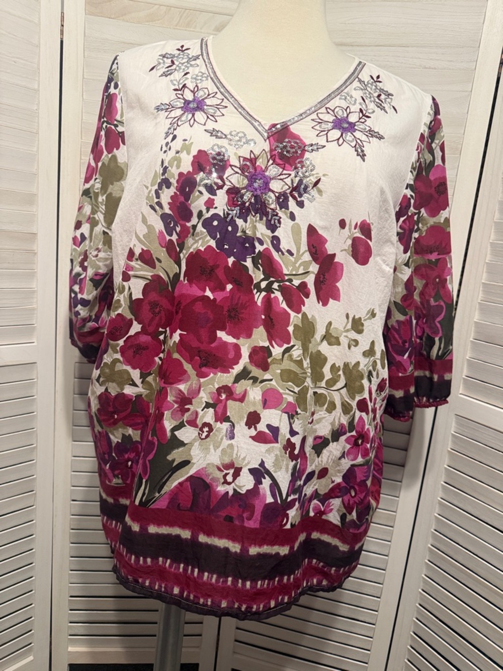 Women’s Cotton Embellished Floral V-Neck Tunic Top  3X